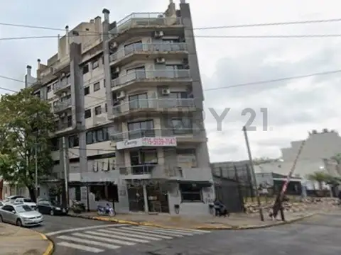 José León Cabezón 2400