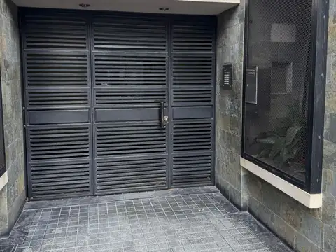 Cullen 5800, Piso 1