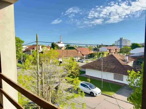 Depto Tipo Casa en Venta 25 años