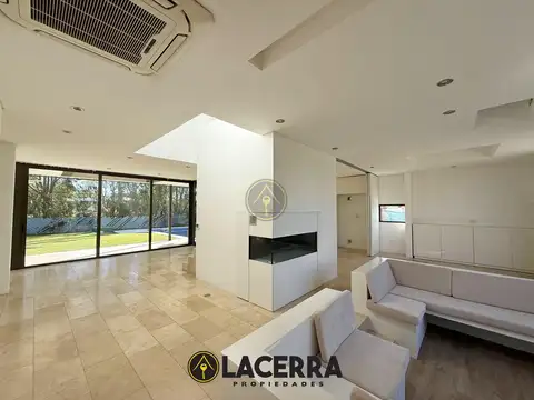 Casa en Venta en Countries y Barrios Cerrados en Don Torcuato, USD 528.000