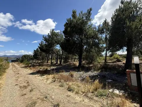 Terreno con acceso al lago en venta, financiados Dina Huapi
