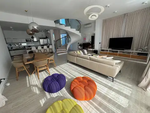 Casa en Alquiler de 4 dormitorios