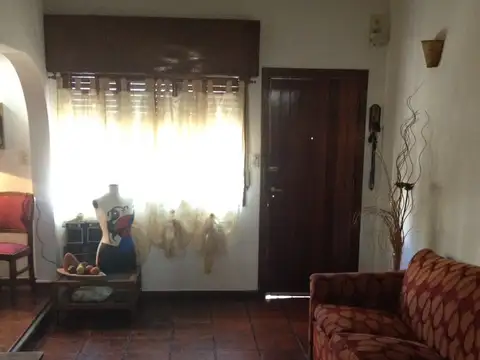 Alquiler casa de 4 ambientes en inmejorable ubicación