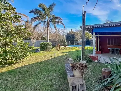 VENTA | PERMUTA - Casa 2 dormitorios con pileta mas comodín - Andino.