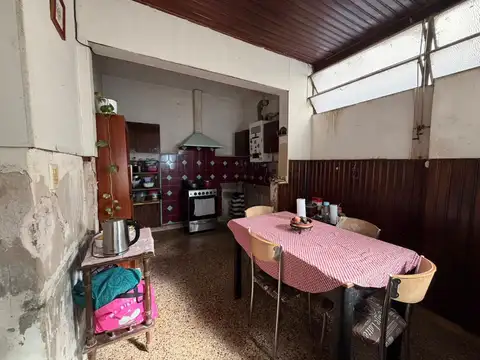Casa 6 ambientes con 1 baño