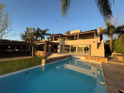 Casa en Venta de 5 dormitorios