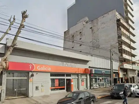 Av. Bartolomé Mitre  al 2400