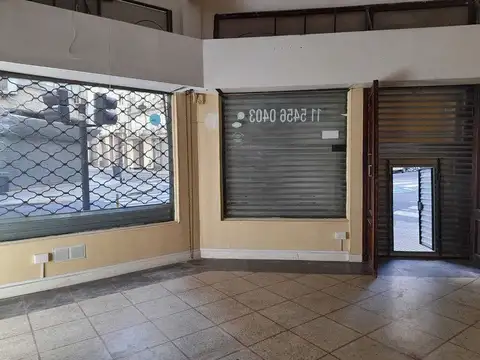 RETASADO  LOCAL EN ESQUINA SOTANO AMPLIA VIVIENDA U OFICINAS GRAN TERRAZA