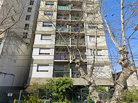 Amplio departamento de 3 ambientes con cochera en Microcentro San Miguel