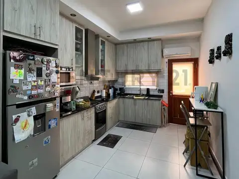 MArcos Sastre 3100, Piso 0