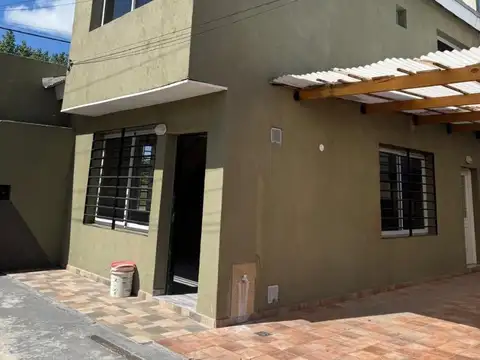 Depto Tipo Casa en Alquiler de 2 dormitorios