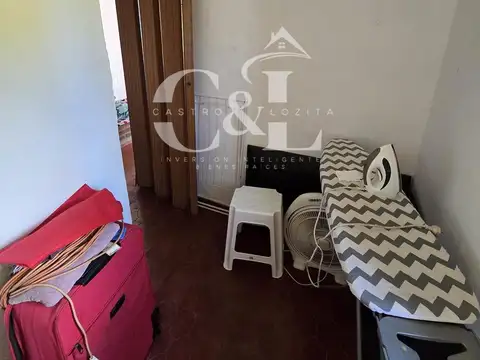 SE VENDE CASA ESQUINA 3 DOR, PILETA, FRENTE AL RIO PLAYAS DE ORO-VILLA CARLOS PAZ