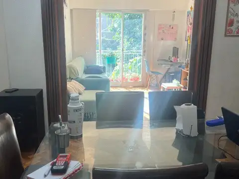 ¡AMPLIO DEPARTAMENTO DE 3 AMB + ESCRITORIO EN EL CORAZÓN DE VILLA URQUIZA!  ¡SÚPER LUMINOSO! APTO PROFESIONAL