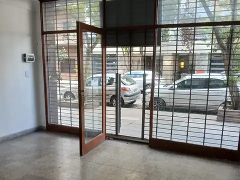 Local Comercial en ALQUILER - Liniers