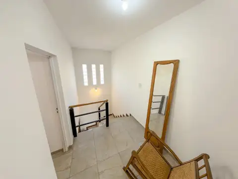 Casa en Alquiler con 2 cocheras