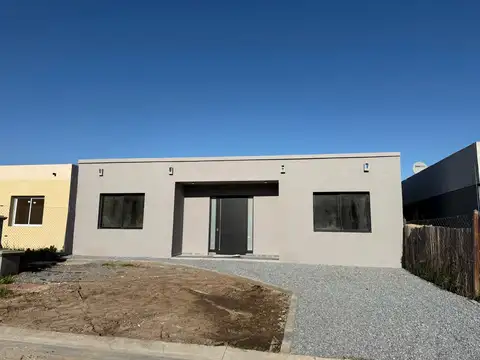 Casa a estrenar en Barrio Las Lomadas - Capilla Del Señor