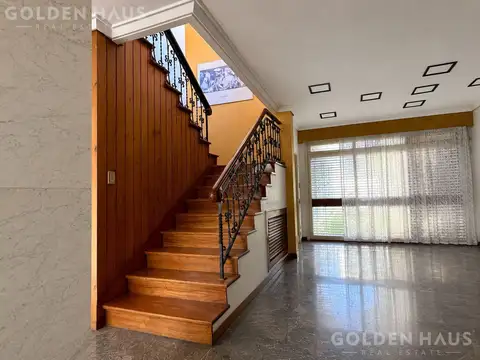 Casa 6 ambientes con 2 baños