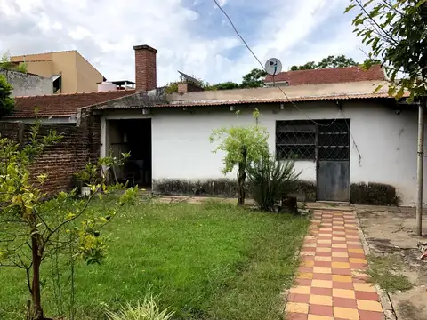 CASA EN VENTA SOBRE AVENIDA SAN MARTIN
