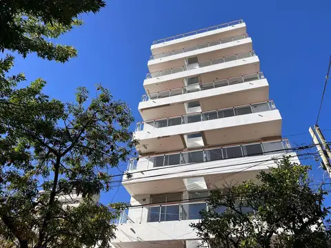 MONOAMBIENTE EN VENTA - Calle 8 e/ 38 y 39  La Plata