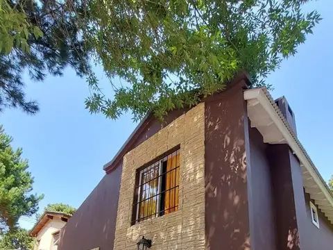 Las Camelias e/ Avenida 3 y Avenida 4