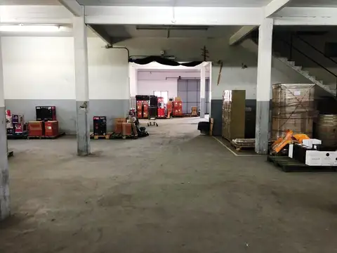 Boulogne Sur Mer  y Avenida Crovara Deposito con oficinas próximo a General Paz