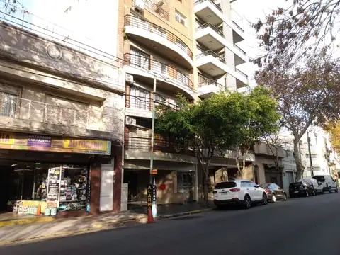 Av Castro Barros 500, Piso 4