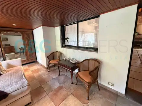 Casa en Venta con 6 cocheras