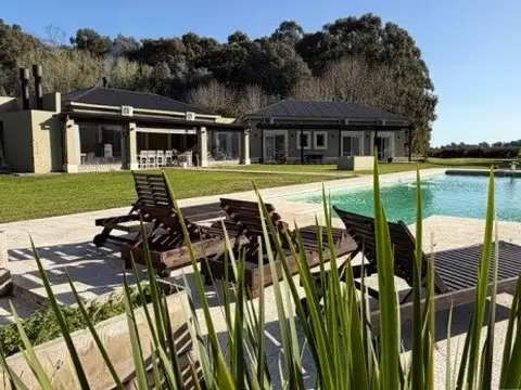 ESPECTACULAR CAMPO DE 40 HECTAREAS CON CASA DE CALIDAD - IDEAL HARAS