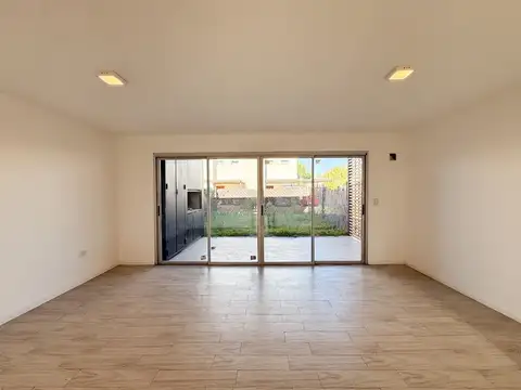 DUPLEX EN VENTA EN  CITY BELL APTO BANCO