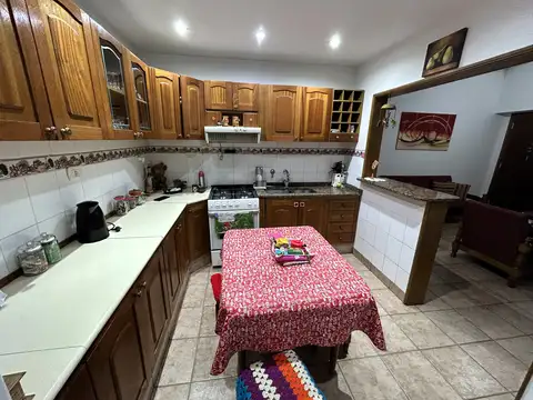 AMPLIO PH DE 4 AMBIENTES EN MUNRO.