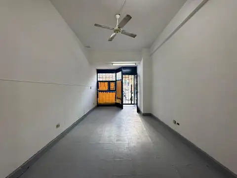 Bermudez y Av. Alvarez Jonte - Local impecable - Venta - Monte Castro