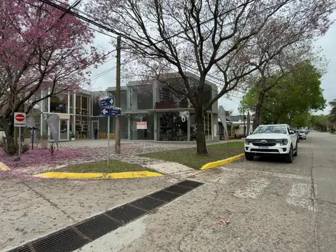 Local en Alquiler en Funes, $ 1.200.000