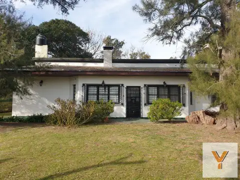 Casa en venta - 3 Dormitorios 10 Baños - 38202Mts2 - Gómez, Brandsen
