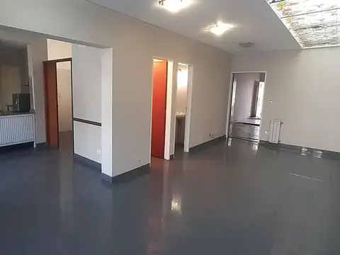 Venta de Comercio con patio en Gerli