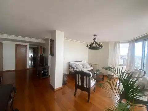 Departamento 4 ambientes con 4 baños