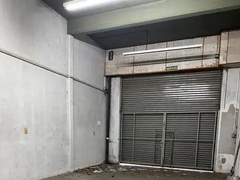 Local en Venta en Luis Guillon, USD 195.000