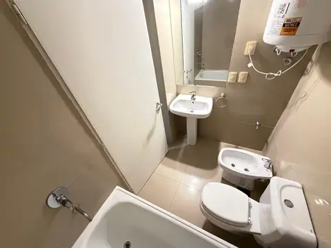 Coronel Ramón Lorenzo Falcón 3000, Piso 2