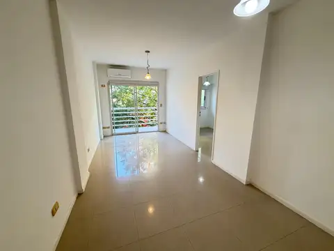 Departamento 2 ambientes al frente barrio Flores