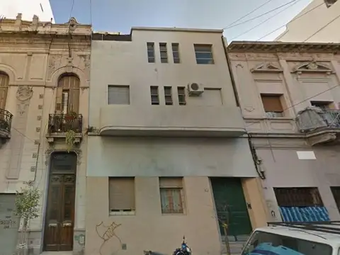 Venta de departamento a refaccionar en Catamarca al 400