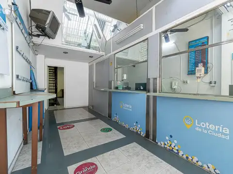 LOCAL COMERCIAL EN 3 NIVELES EN UBICACIÓN ÚNICA!