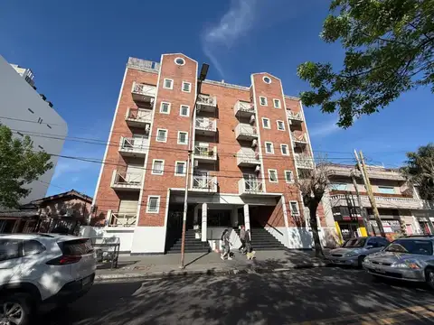 Departamento 2 ambientes con cochera en alquiler Ramos Mejía