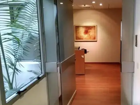 Oficina 4 ambientes con 2 baños