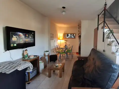 Depto Tipo Casa en Venta de 3 ambientes