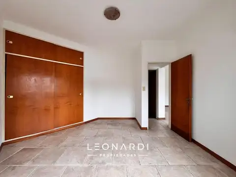 Departamento céntrico con cochera en alquiler en Belén de Escobar - ID 753