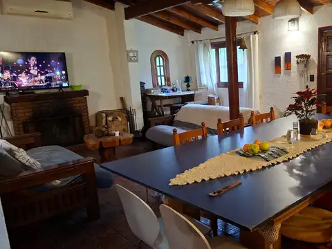 Casa 5 ambientes con 1 baño
