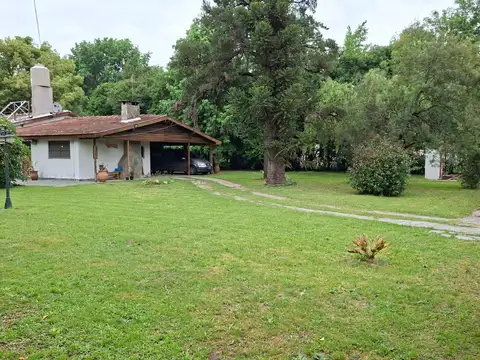 Venta Casa Quinta en Mariano Acosta