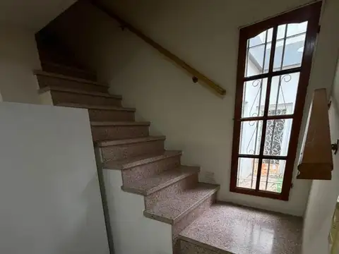 VENTA CASA 350M2 EN MATADEROS (BARRIO NAÓN)