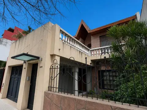 VENTA CASA 350M2 EN MATADEROS (BARRIO NAÓN)
