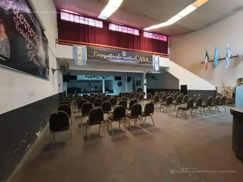 Depósito en venta en Troncos Del Talar, locales comerciales y departamento