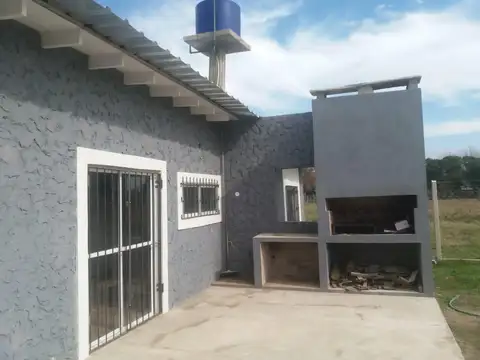 Casa 3 ambientes con 1 baño